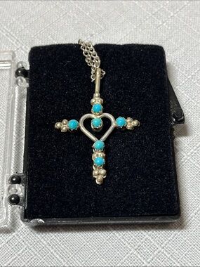 New Reversible Silver Heart Cross Pendant Necklace
Blue/Orange
Silver plated